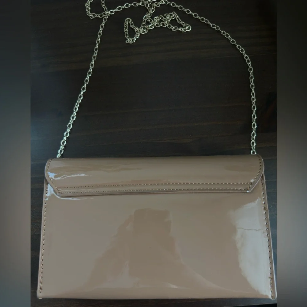 Steve Madden patent tan clutch crossbody - Picture 2 of 9